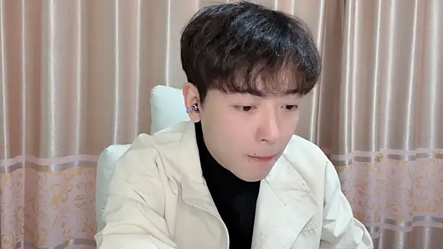 xiaoxiao1025 online show from October 30, 2025, 12:50 pm