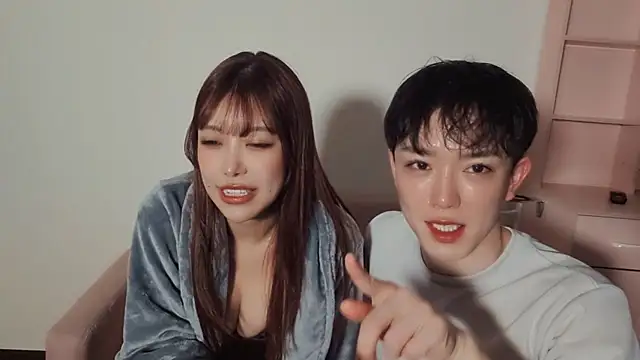 Yuzuha chan online show from December 18, 2025, 1:39 pm