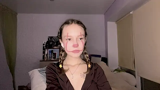 Snapshot of CannyTammy chatting on October 31, 2025, 1:34 pm CannyTammy online show from October 31, 2025, 1:34 pm