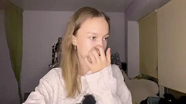 Snapshot of CannyTammy chatting on November 1, 2025, 3:47 pm CannyTammy online show from November 1, 2025, 3:47 pm