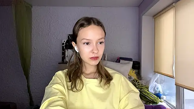 Snapshot of CannyTammy chatting on November 4, 2025, 11:31 am CannyTammy online show from November 4, 2025, 11:31 am