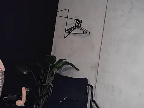 MisticWomen online show from November 15, 2025, 9:11 pm