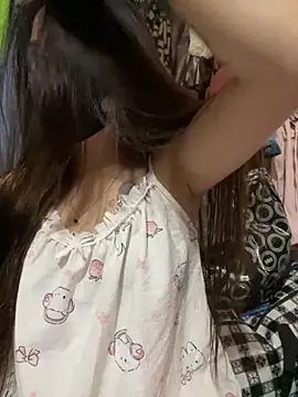 hoahonggai-10 online show from October 30, 2025, 3:08 am