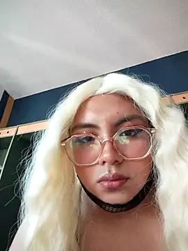 Snapshot of Kittyblood08 chatting on October 25, 2025, 9:53 pm Kittyblood08 online show from October 25, 2025, 9:53 pm