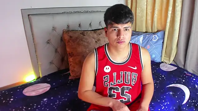 the boy king016 online show from November 12, 2025, 12:05 pm