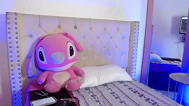 CamiDior online show from October 31, 2025, 12:28 pm