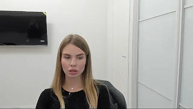 Snapshot of LinaBey chatting on October 27, 2025, 1:26 pm LinaBey online show from October 27, 2025, 1:26 pm