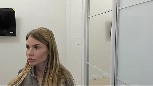 Snapshot of LinaBey chatting on October 30, 2025, 3:13 pm LinaBey online show from October 30, 2025, 3:13 pm