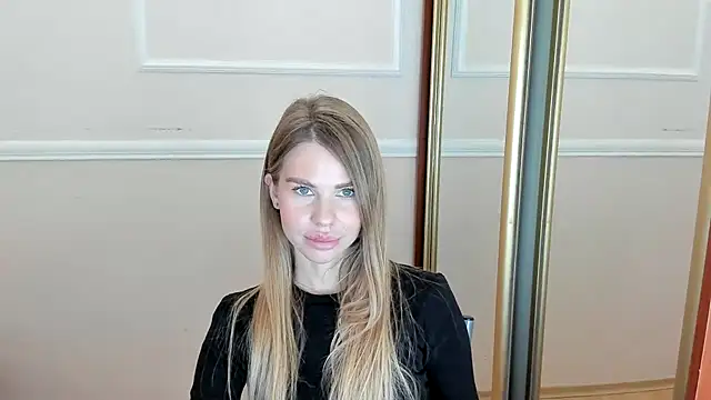 Snapshot of LinaBey chatting on November 30, 2025, 7:56 am LinaBey online show from November 30, 2025, 7:56 am