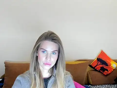 Snapshot of LinaBey chatting on February 12, 2026, 5:30 pm LinaBey online show from February 12, 2026, 5:30 pm