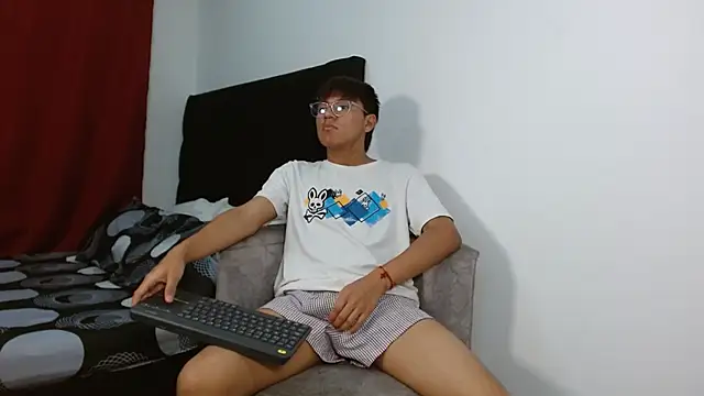 Snapshot of isak_lane chatting on October 30, 2025, 2:02 am isak lane online show from October 30, 2025, 2:02 am