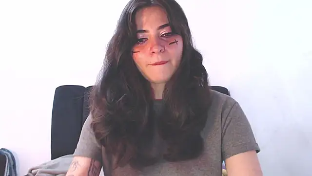 Snapshot of Annagoth_ chatting on July 8, 2026, 11:20 pm Annagoth online show from July 8, 2026, 11:20 pm