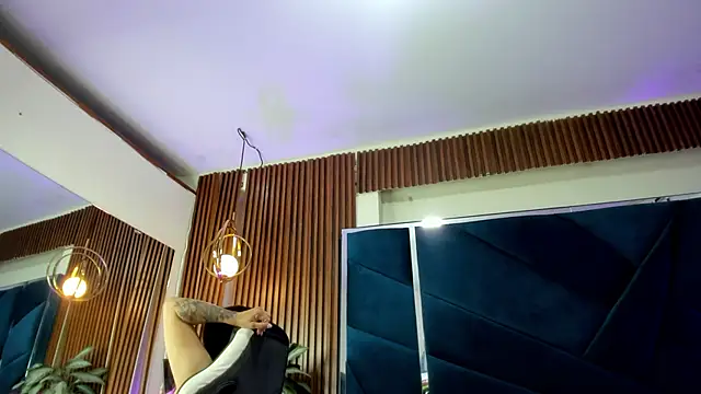 LunaaMorelli online show from November 3, 2025, 1:51 am