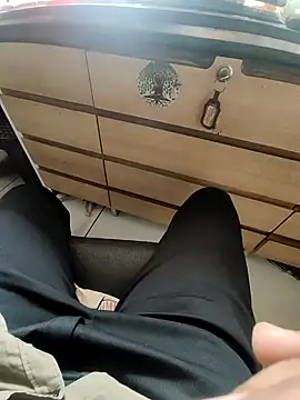 Snapshot of tomdear chatting on October 26, 2025, 9:48 am tomdear online show from October 26, 2025, 9:48 am