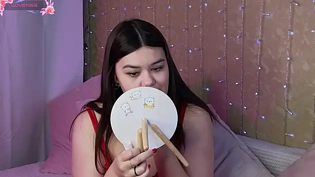 Snapshot of Olivka_bb chatting on November 6, 2025, 5:52 am Olivka bb online show from November 6, 2025, 5:52 am