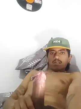 Snapshot of SkinniYamo chatting on October 30, 2025, 3:19 am SkinniYamo online show from October 30, 2025, 3:19 am