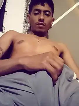 SkinniYamo online show from March 6, 2026, 5:04 am