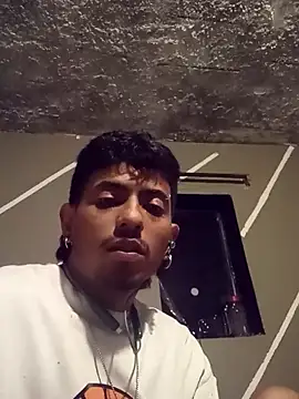 SkinniYamo online show from March 12, 2026, 6:52 am