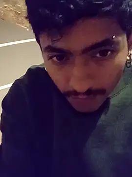 SkinniYamo online show from April 12, 2026, 5:23 am