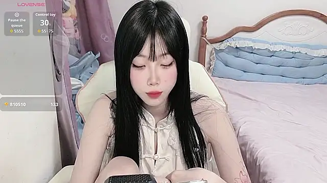 Vivian-88 online show from April 19, 2026, 2:00 am