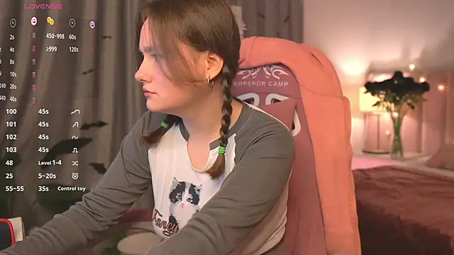 ErikaGreen online show from October 28, 2025, 7:23 am