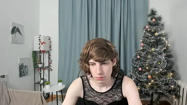 AvenGlow online show from December 17, 2025, 5:13 am