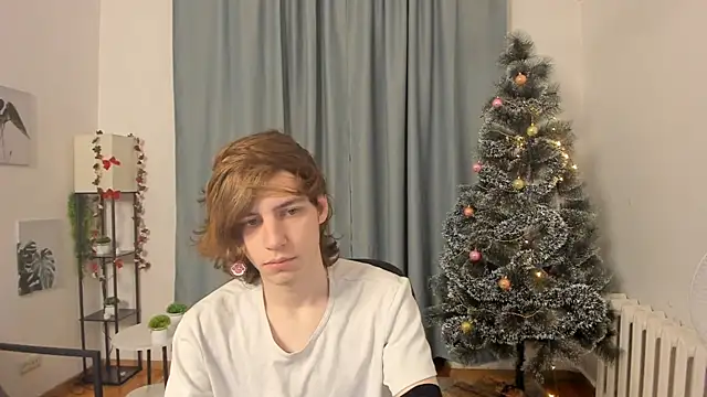 AvenGlow online show from December 21, 2025, 5:03 am