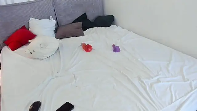 AvenGlow online show from April 19, 2026, 5:40 am