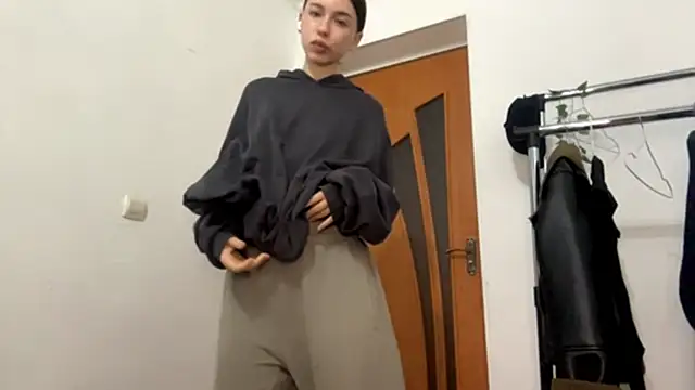 Snapshot of LilithFlamey chatting on October 29, 2025, 7:10 am LilithFlamey online show from October 29, 2025, 7:10 am