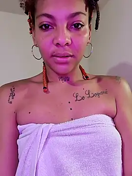 leona sumiza online show from November 4, 2025, 6:51 pm