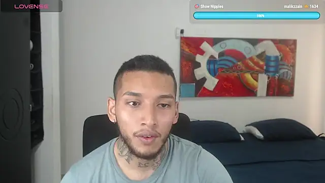 LucaVanden online show from November 4, 2025, 1:32 pm