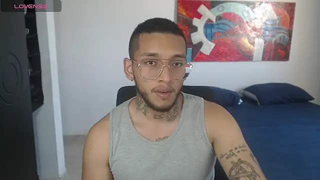 LucaVanden online show from November 5, 2025, 7:36 pm