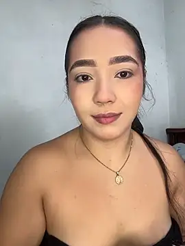 Hannahpradaa  online show from December 4, 2025, 2:04 pm