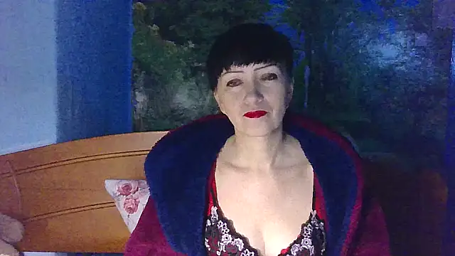 IffetLove42 online show from February 6, 2026, 8:01 pm