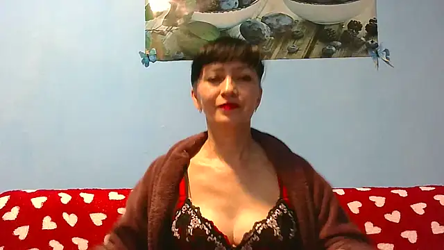 IffetLove42 online show from April 15, 2026, 7:21 pm