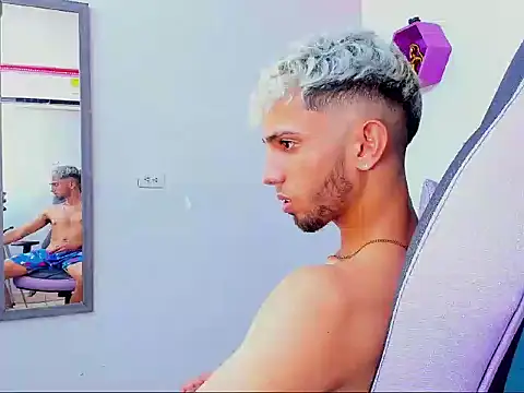 gregori latin19 online show from November 1, 2025, 8:38 am