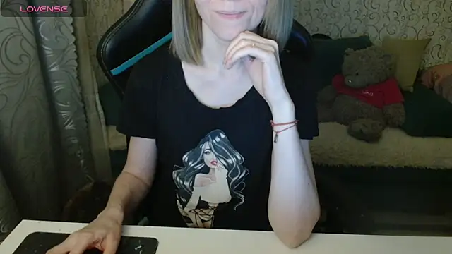  Alisa Allison  online show from October 27, 2025, 3:05 pm