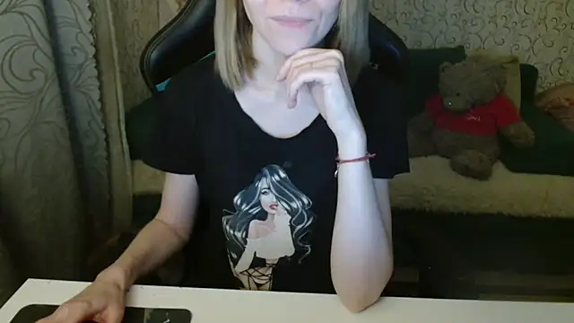  Alisa Allison  online show from November 7, 2025, 2:50 pm