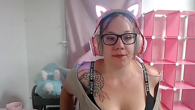 VixxyKitt3n online show from October 27, 2025, 5:22 am