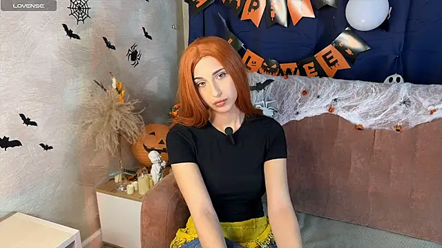 Snapshot of SharonStormy chatting on November 2, 2025, 9:44 am SharonStormy online show from November 2, 2025, 9:44 am