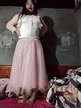 emini-xx online show from December 15, 2025, 11:58 am