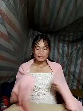 Snapshot of doggy-00 chatting on February 3, 2026, 10:04 pm doggy-00 online show from February 3, 2026, 10:04 pm