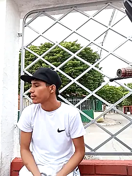 Snapshot of damian_fort1 chatting on October 31, 2025, 10:49 am damian fort1 online show from October 31, 2025, 10:49 am