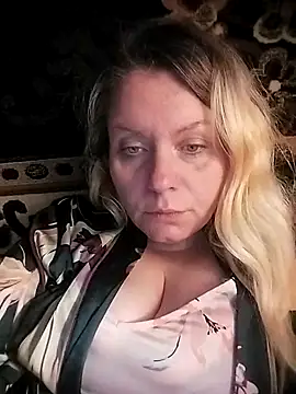 Lana-murr online show from November 15, 2025, 5:27 am