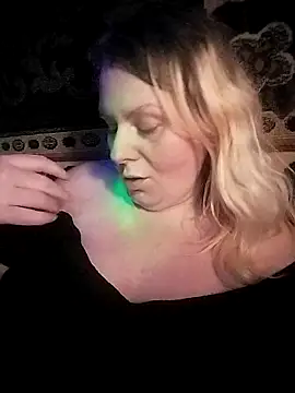 Lana-murr online show from November 16, 2025, 5:51 pm