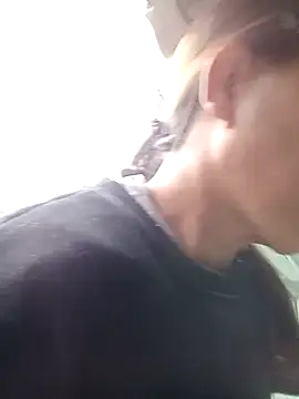 bella-la online show from November 22, 2025, 9:52 am