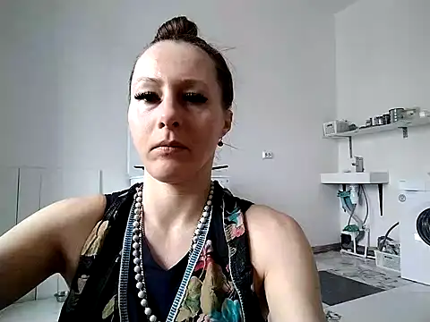 Snapshot of Anneta280671 chatting on February 21, 2026, 9:32 am Anneta280671 online show from February 21, 2026, 9:32 am