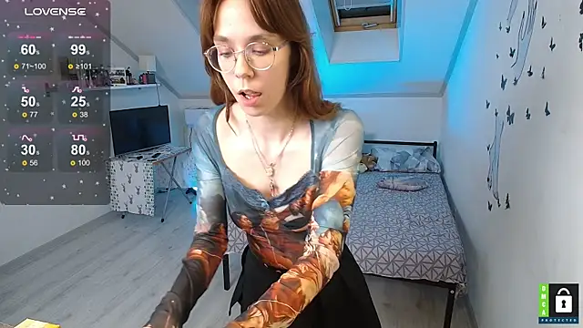 Karina Bae online show from October 28, 2025, 5:37 pm