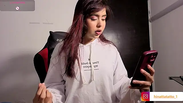 Snapshot of Hinatta-Tatto1 chatting on June 25, 2026, 8:13 pm Hinatta-Tatto1 online show from June 25, 2026, 8:13 pm
