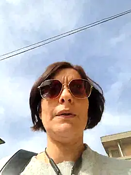 Piediniecollant online show from March 6, 2026, 11:06 am